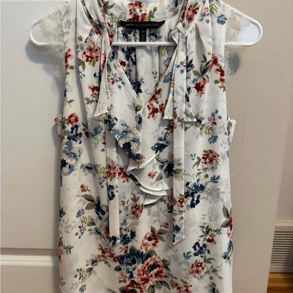 White House Black Market Floral Sleeveless Blouse Lace Sleeves XS Pre-owned